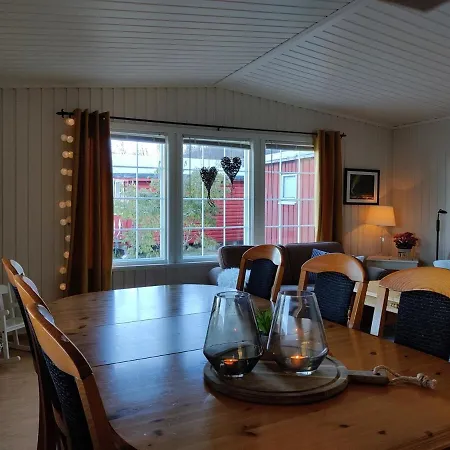 בית נופש In Stunning Surroundings In Neverfjord *
