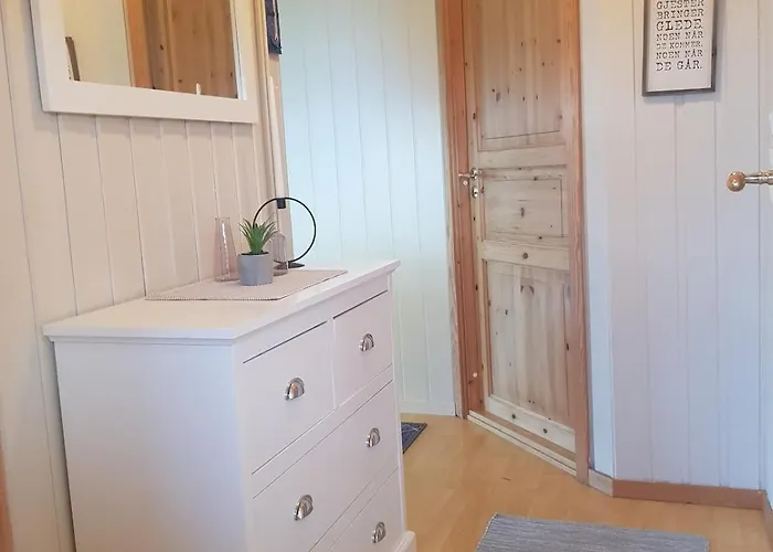 Holiday home In Stunning Surroundings In Neverfjord *